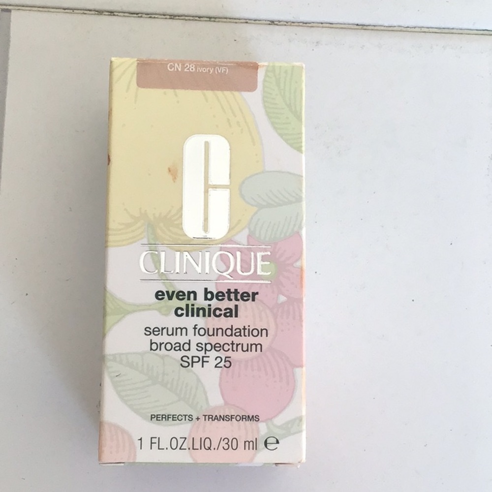 Clinque Even Better Clinical Makeup  CN28 Shade Ivory